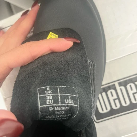 Dr Martens lace up boots - Picture 2 of 4